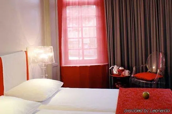Monty Small Design Hotel Woluwe-Saint-Lambert 2*,
